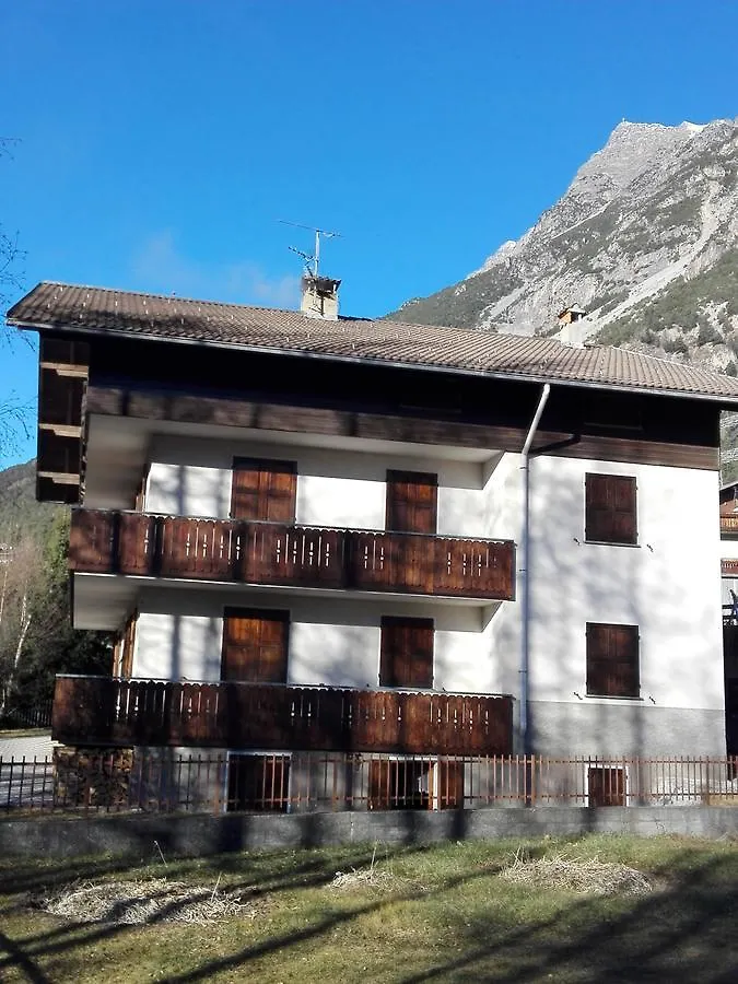 Holiday home Chalet Bianco Premadio